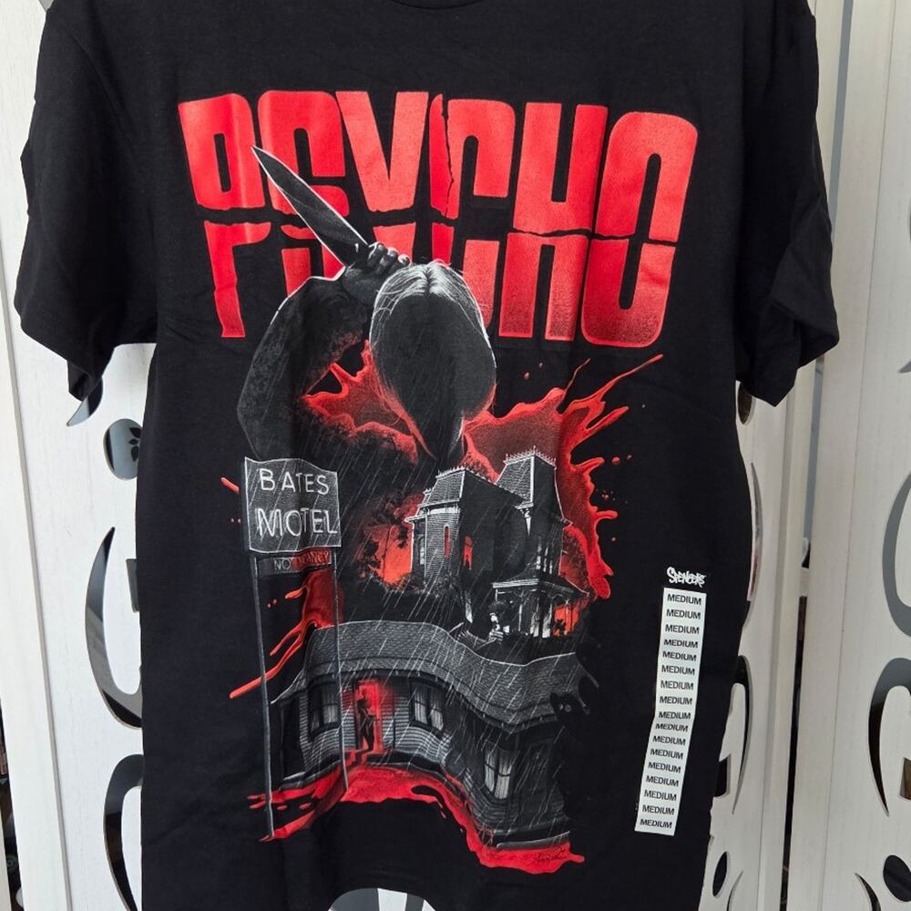 Alfred Hitchcock Psycho Bates Motel Horror Movie Graphic T Shirt Medium NWT